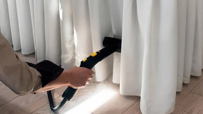 Proses steam cleaning gorden di tempat